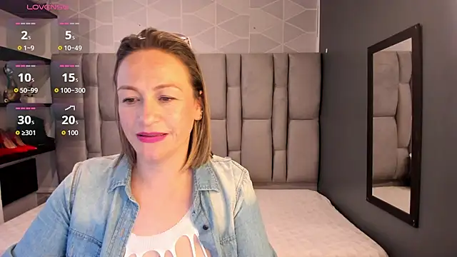 Charlot_milf Chat XXX live