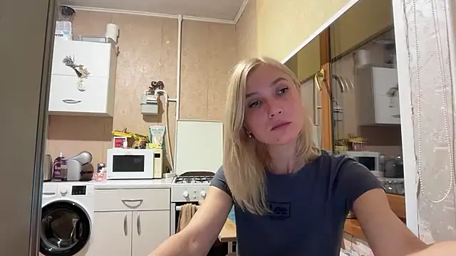 AngelJeni élő XXX-chatje
