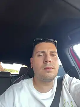 iatu Chat XXX live