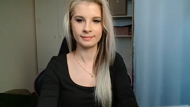 KristineGlow Chat XXX live