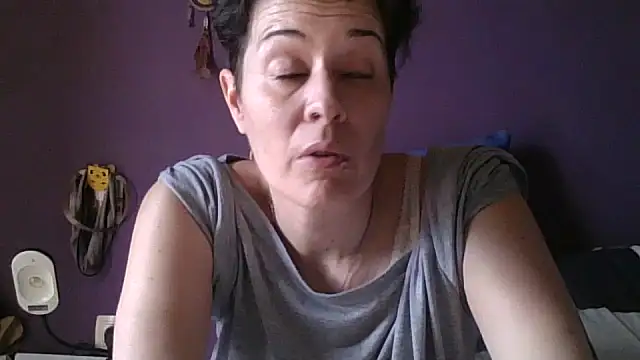Estrella_40 Adlı Modelin Web Kamerası Şovu