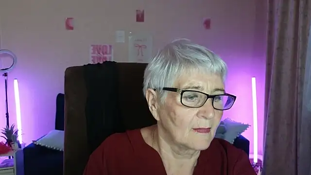 Sandra_Snowflake: απευθείας συνομιλία ΧΧΧ