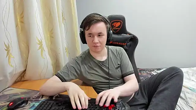 iliaskrislove Chat XXX in diretta
