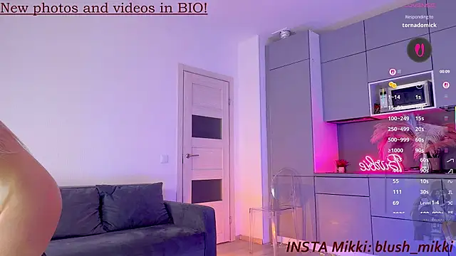 mikkixmeow live XXX chat