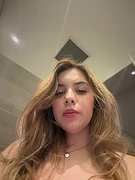 Alirawrz Webcam-Show