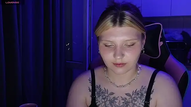 norinanakaluu's Live XXX Chat