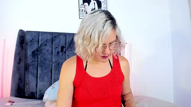 CarolinaGlamour's Live XXX Chat