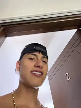 Lander_Cruz Live XXX-Chat