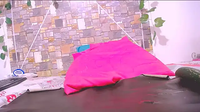 XXX chat uživo modela MaidenGame