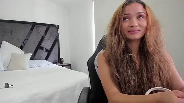 AnnieAndStefan Live XXX-Chat