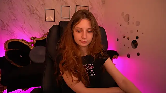 CuteeFoxy's Live XXX Chat