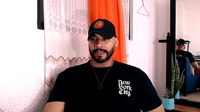 musclehetero Adlı Modelin Canlı XXX Sohbeti