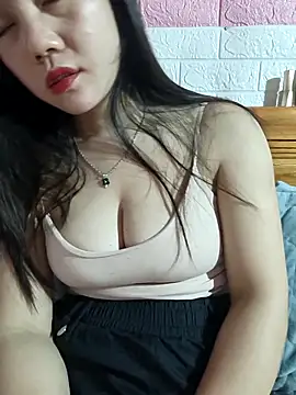 Ngocmai_lazdy Chat XXX in diretta