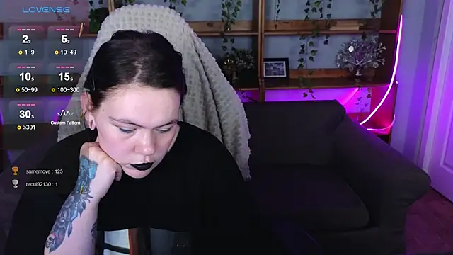 Chat XXX en directo de QwertyAnnie_Lbo