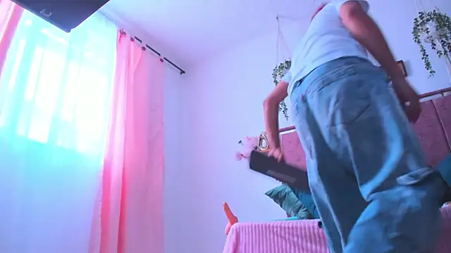 XXX chat uživo modela cipher_finn