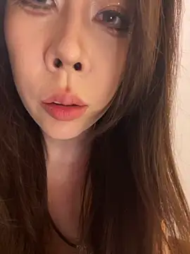 qianhan_x Adlı Modelin Canlı XXX Sohbeti