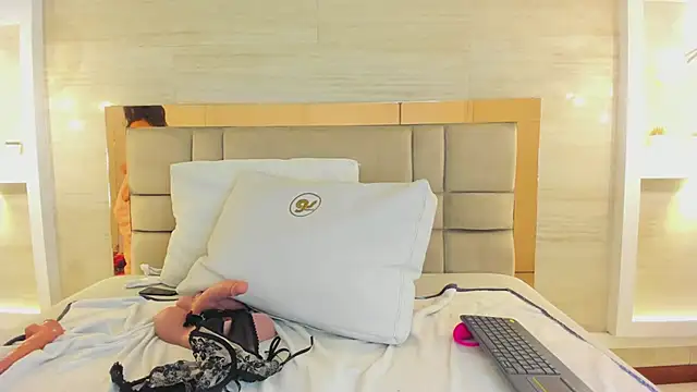Chat +18 de chloe_murray ao vivo