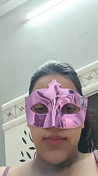 Shivani_hotty Adlı Modelin Canlı XXX Sohbeti