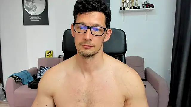 BrutusK08 লাইভ XXX চ্যাট