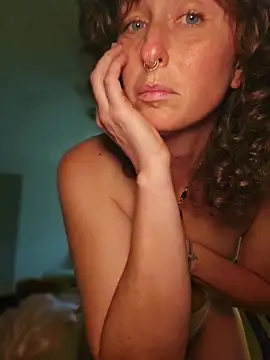 mossy_kiss লাইভ XXX চ্যাট
