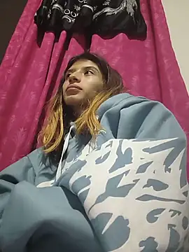 KratosAfroditacs Adlı Modelin Canlı XXX Sohbeti