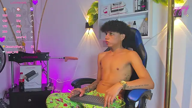 Živý XXX chat _taylor_black