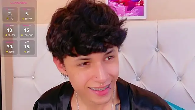 Chat XXX en directo de Axel__Evans