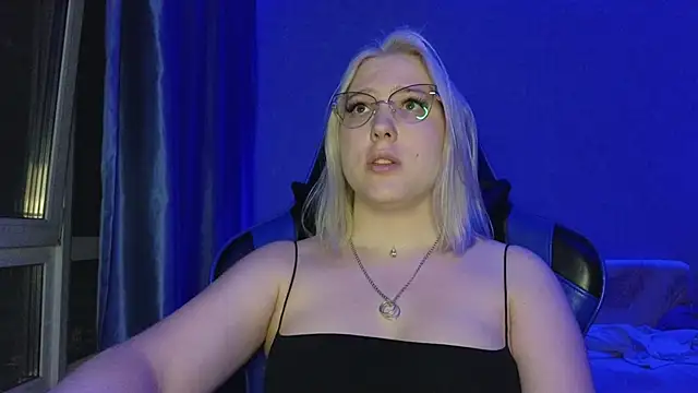 Chat +18 de HotBrandyX ao vivo