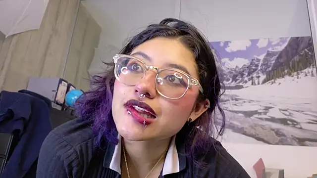 SabrinaV_ Adlı Modelin Canlı XXX Sohbeti