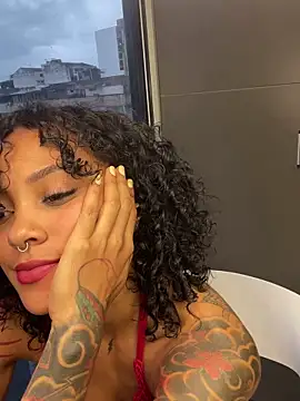 LizStorm_ Adlı Modelin Canlı XXX Sohbeti
