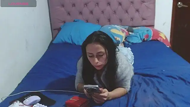 katty_hottest Adlı Modelin Canlı XXX Sohbeti