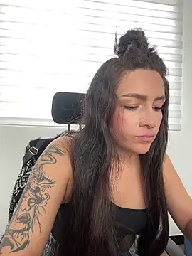 Chat +18 de Alyha_cortes_ ao vivo