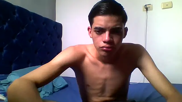 Latinos_2001 – Naživo XXX chat
