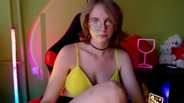 juicyPenny Adlı Modelin Canlı XXX Sohbeti