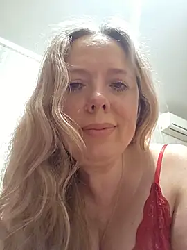 Irina3718's Live XXX Chat
