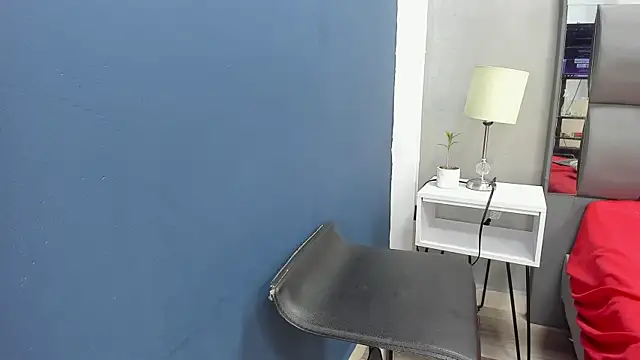 Charlie___Musk's Live XXX Chat