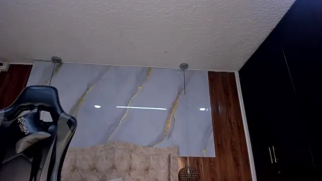 Chat +18 de lia_16 ao vivo