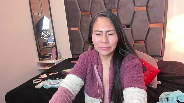 צ'אט XXX בשידור חי של Keyla_Brunette_