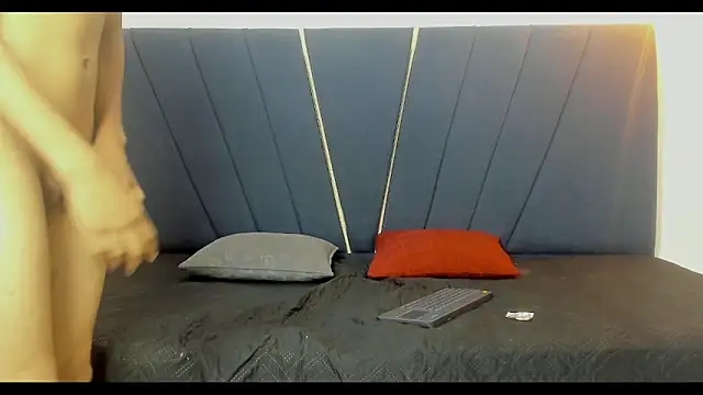 jacob_cum23 élő XXX-chatje