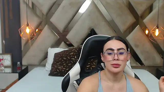 צ'אט XXX בשידור חי של MartinaaFit