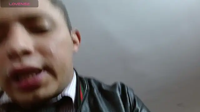 Mike__Fetish Adlı Modelin Canlı XXX Sohbeti