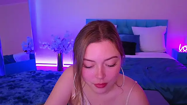 Ava_Loone Adlı Modelin Canlı XXX Sohbeti