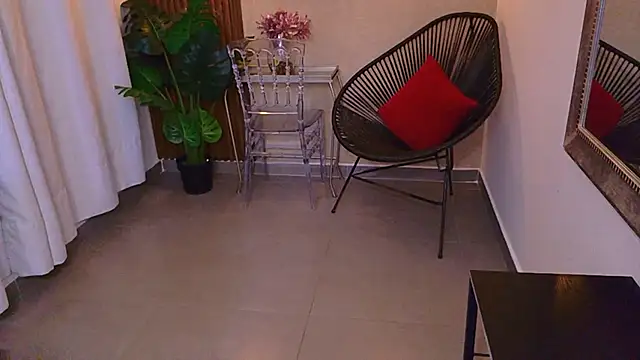 Chat +18 de Kenya--Buhle ao vivo