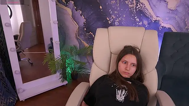 Chat XXX en directo de TinyNatalie
