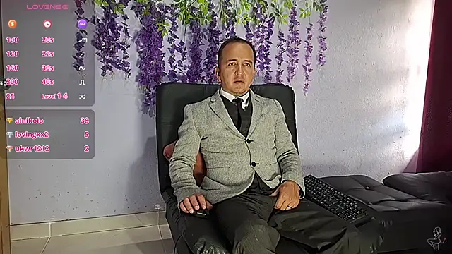 GreisyAndHazzan's Live XXX Chat