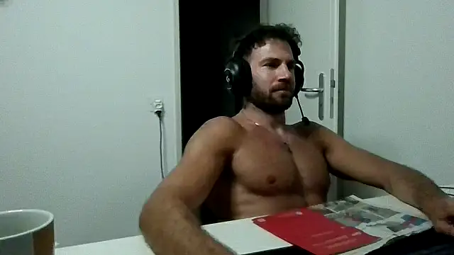 alpha-hunk Chat XXX live