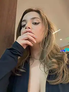Chat XXX en directo de Alirawrz