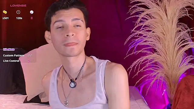 VicenteFerrer Chat XXX live