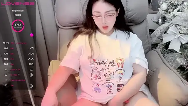 Monica-666888- 现场XXX聊天