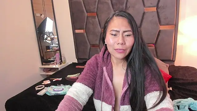 Keyla_Brunette_のライブXXXチャット